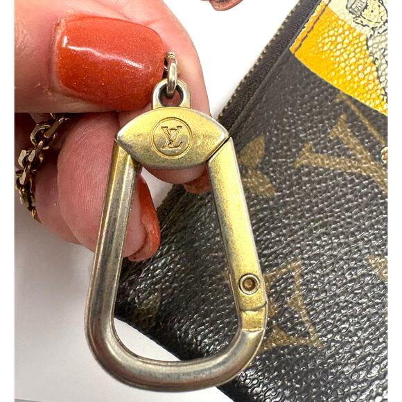 Super Rare Louis Vuitton Bellboy Coin Case Monogram Keyring LV - Picture 2 of 9